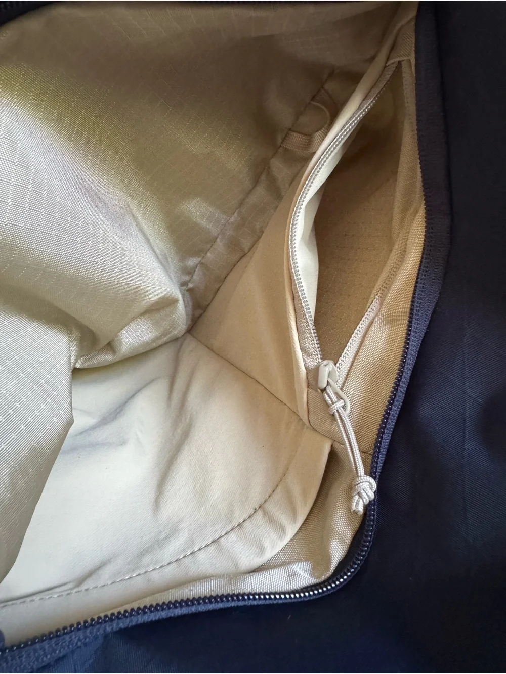 Able Carry authentic bag